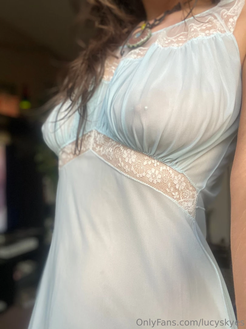 2 truths 1 lie if you guess the lie correctly you get a prize in ur 