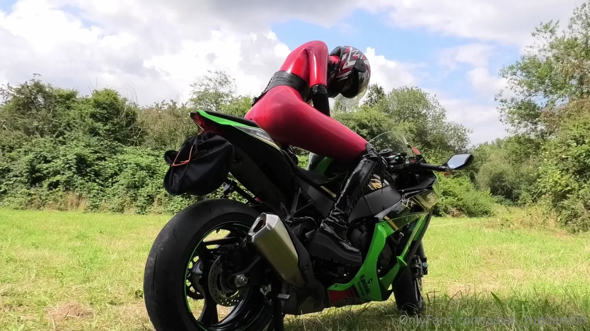 Biker girl has been riding her motorbike for a few hours her pussy is 