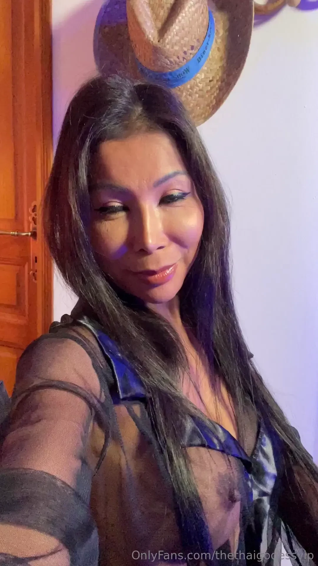 I m waiting for you and we ll go to the bedroom together to talk about 