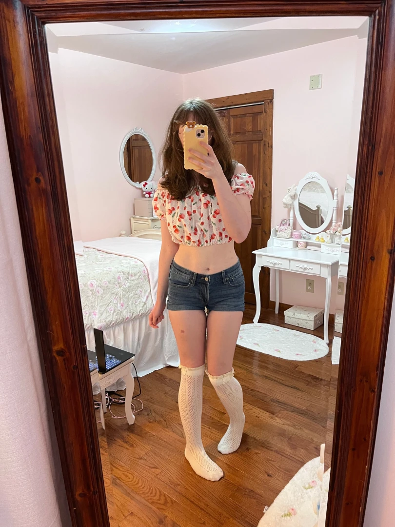 Good morninggggg everyoneee do u guysss likesss my outfittt part 4 