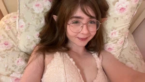 I got cuteee elf ears and toook photos part 2