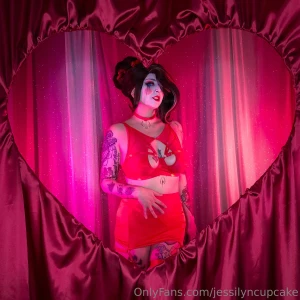 Old habits die hard i can t ever resist turning into my favorite lady part 1