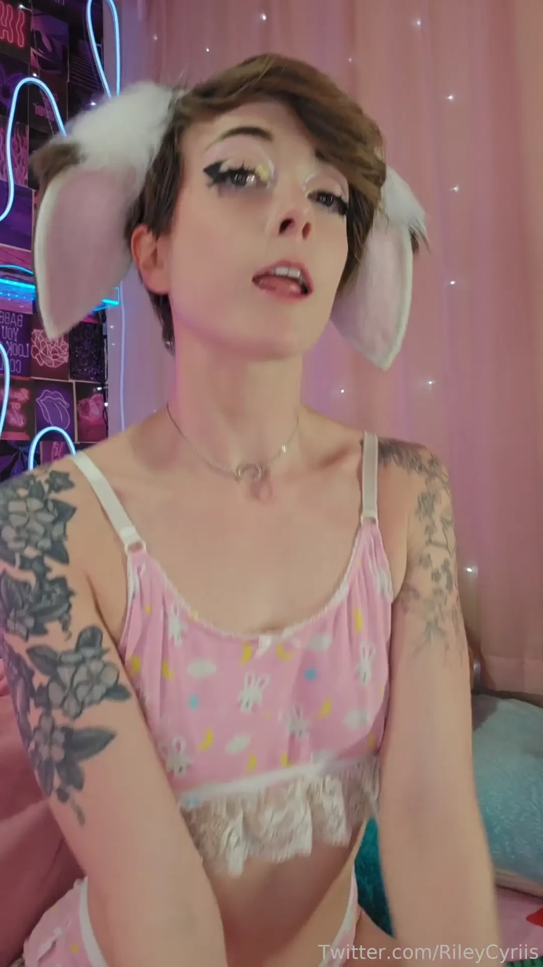 I want your dick in my mouth i m going live 5-10pm est 