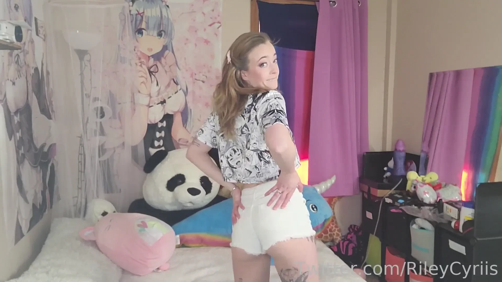 Who s gonna take me out of these clothes tonight 