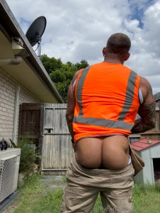 Cum give this tradie a hard earned rub i need your hands all over me part 3