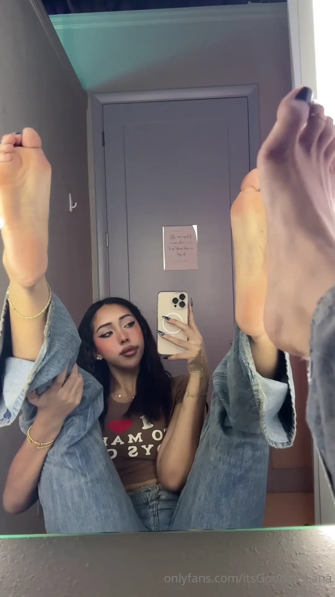 Dangling my soft soles at the spa are u hard yet just 20 seconds but 