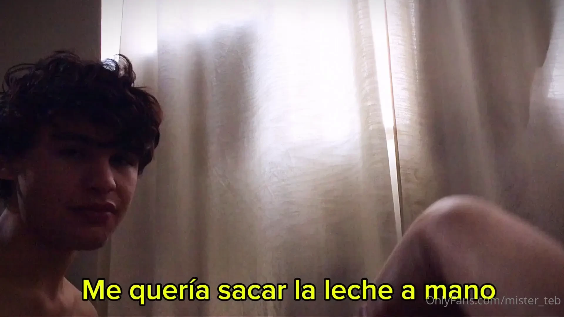 Est bamos otra vez calientes me la empez a correr me salto mucha leche 