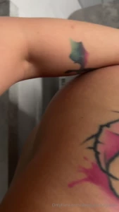 Do u wanna smell my nylons after i have been wearing them all day long