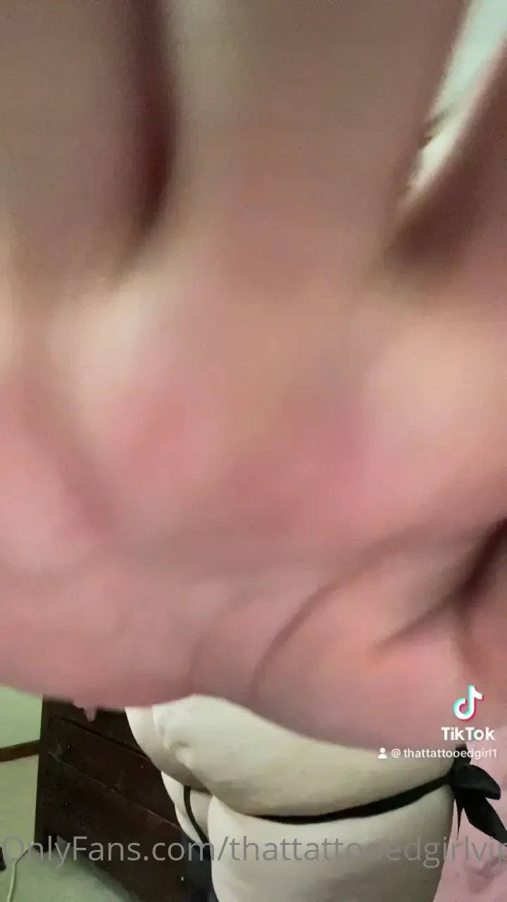 Oh heyy another tiktok but hey look i m super cute 