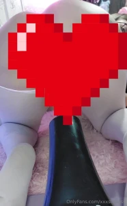 Right when i slide it in you see white cream already leaking out of me