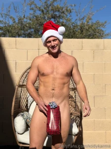 Merry christmas i genuinely hope you have an amazing day with loved