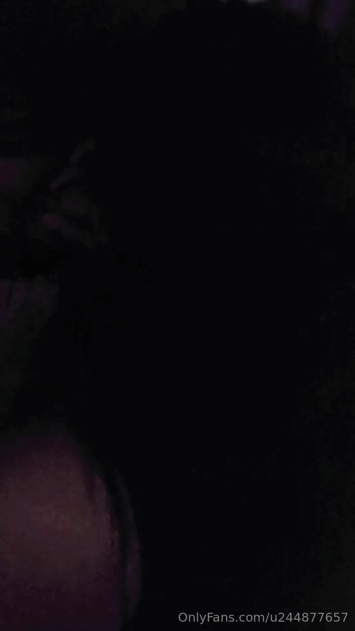 El plomero se acord que a n le deb a una parte y lleg en la noche a 