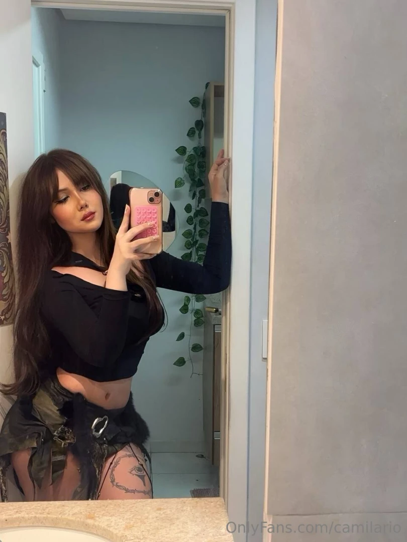 I might just be the distraction you need today 