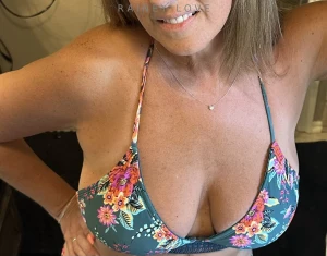 Please oh baby please cum over to my vip you know you want to mmm hmm