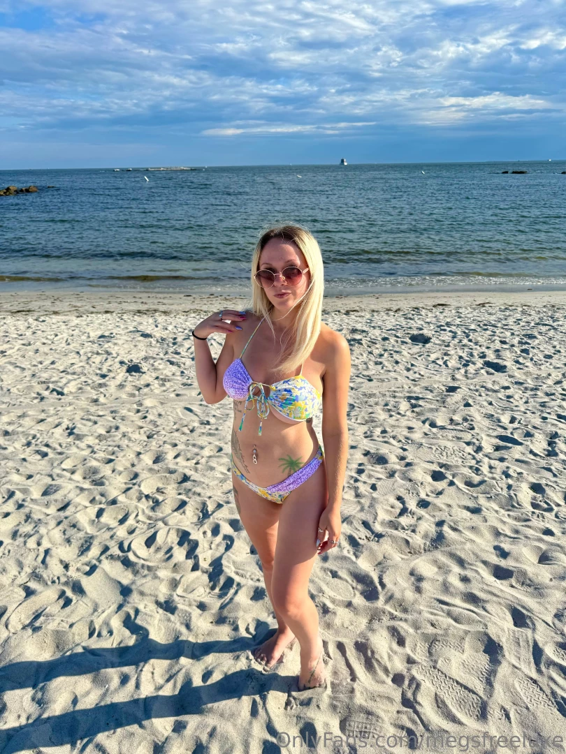 Want to have a beach day with me 