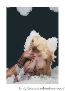 Merry christmas babes which pic is your favorite part 1