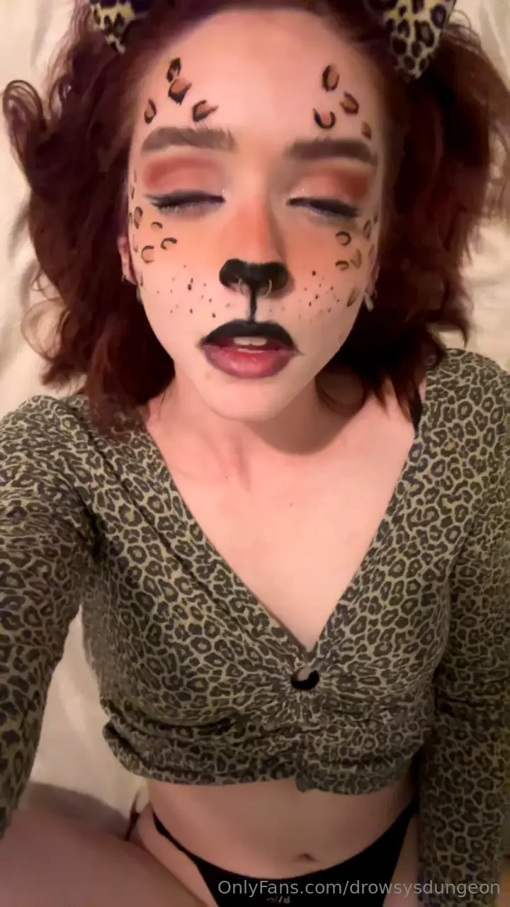 Watch this lil kitty purrr daddy 