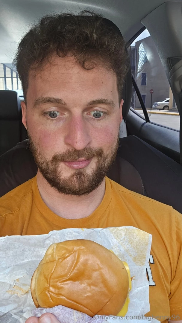 Daddy looked at the burger like he does his twinks ready to tear into 
