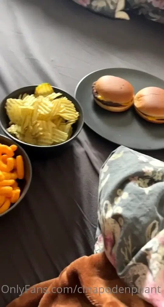 Jag ligger kvar i s ngen mys 