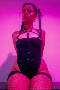 Mami only accept apologies in the form of tips