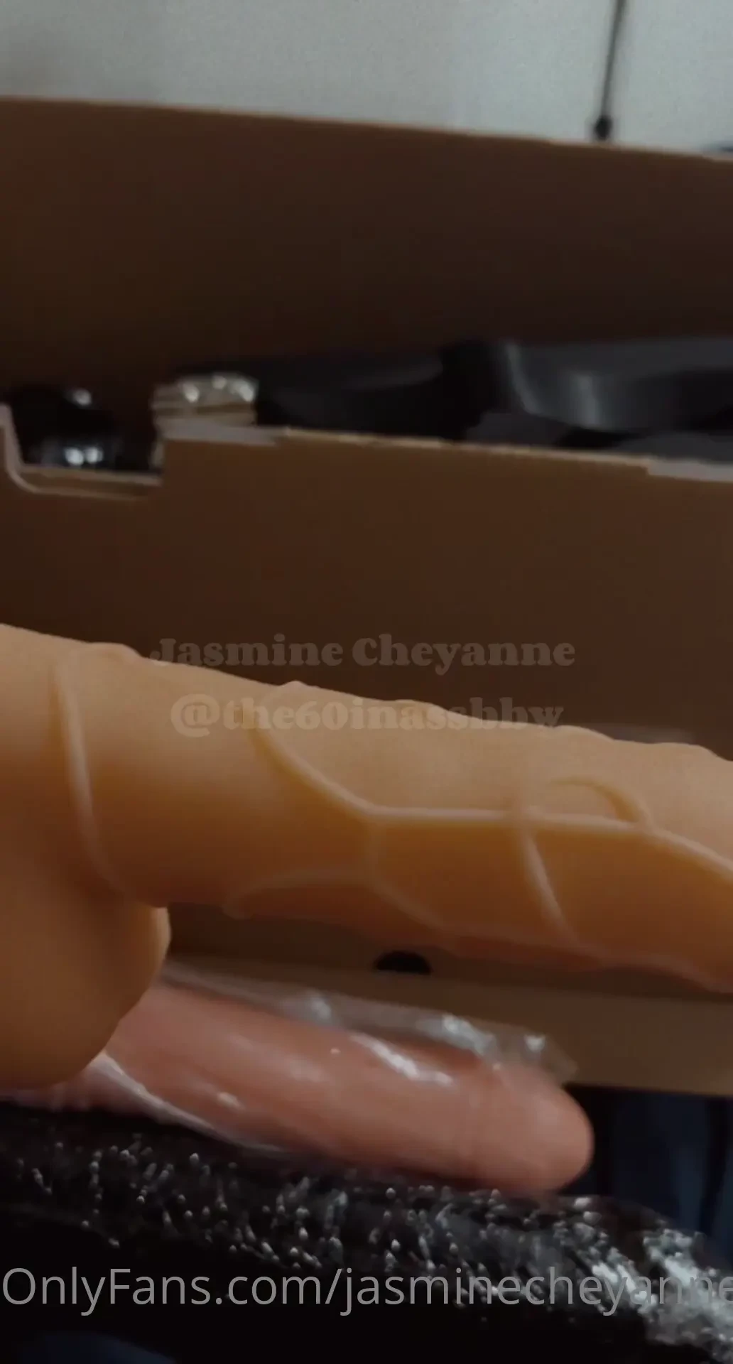 Got a new toy y all that a fan bought me ready to see me use it 