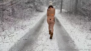 This is 3 minutes out of the 12 minutes i was out in the snow today