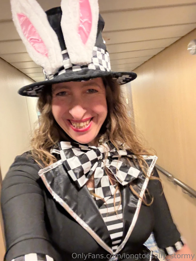 Cowgirl pix and wonderland costume pix cruise part 7 
