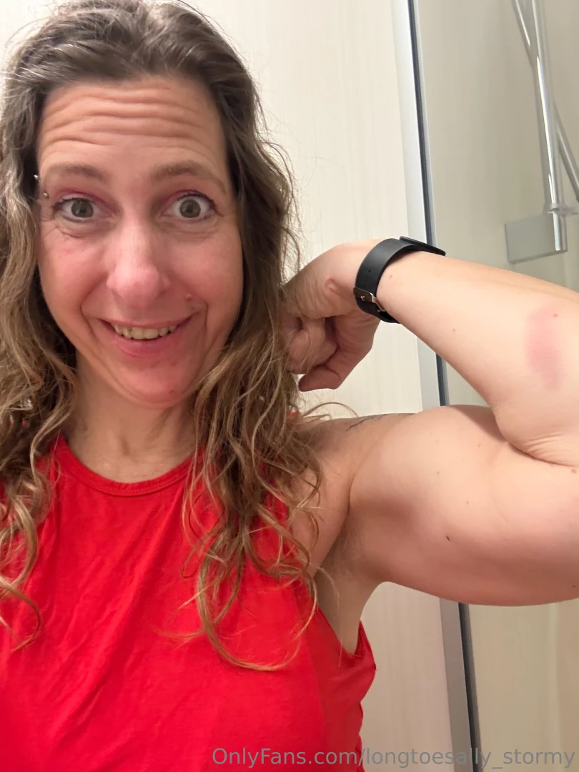 Few muscle pix on boat part 1 