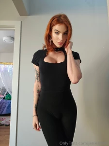 Showing off my curves in this tight outfit just waiting for you to