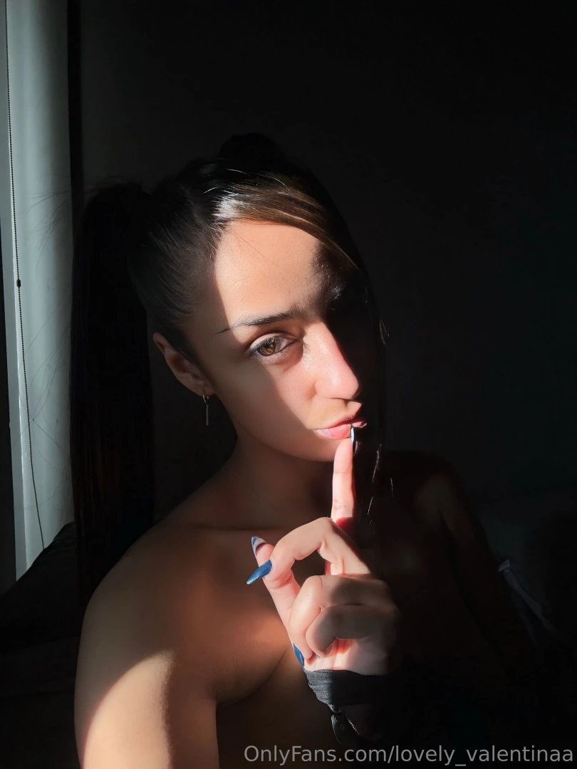 Sshh time for some intimacy 