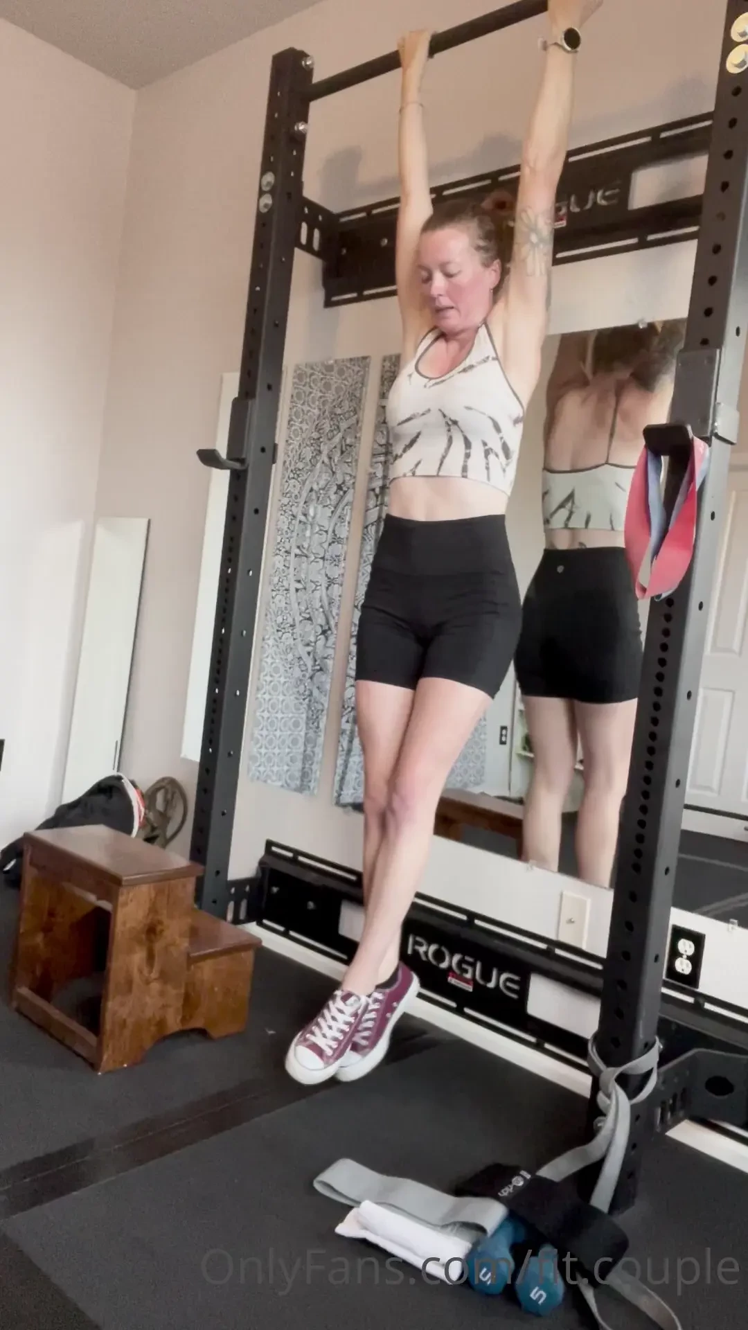 Gym time and of course naked time the pull-ups are finally coming back part 1 