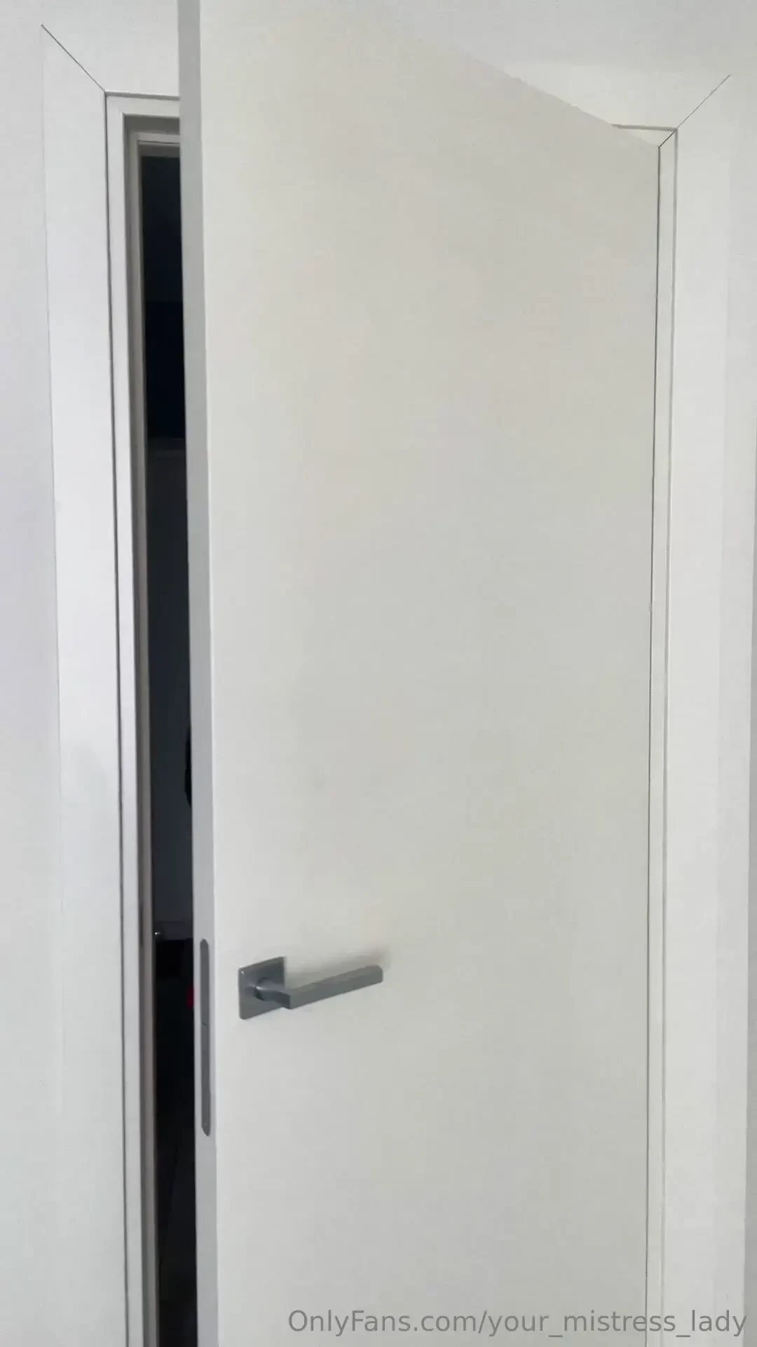 No one opened the door - so i looked in maybe you were waiting for me 