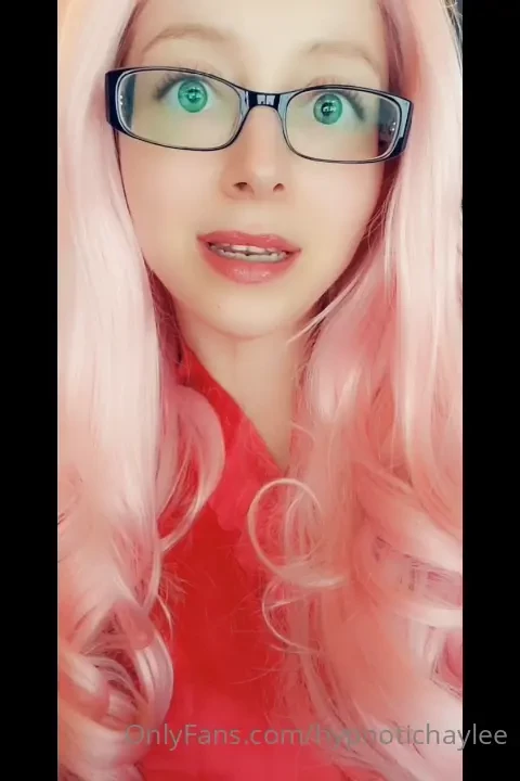 You are a haylee addict lt 3 just watching me tell you this is enough 