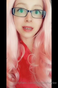 You are a haylee addict lt 3 just watching me tell you this is enough