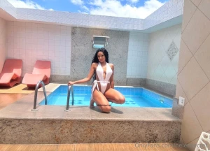 Cooling off in the pool but i m turning up the heat just for you ready