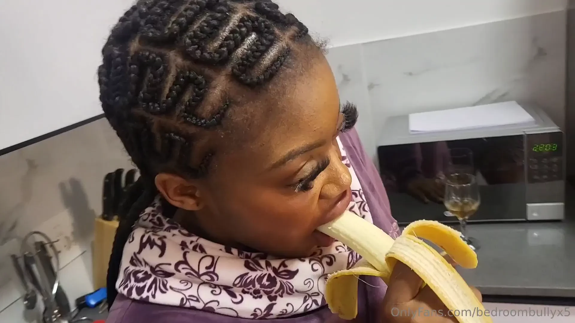 I and my stepsister fucked in the kitchen when mom and dad was asleep 