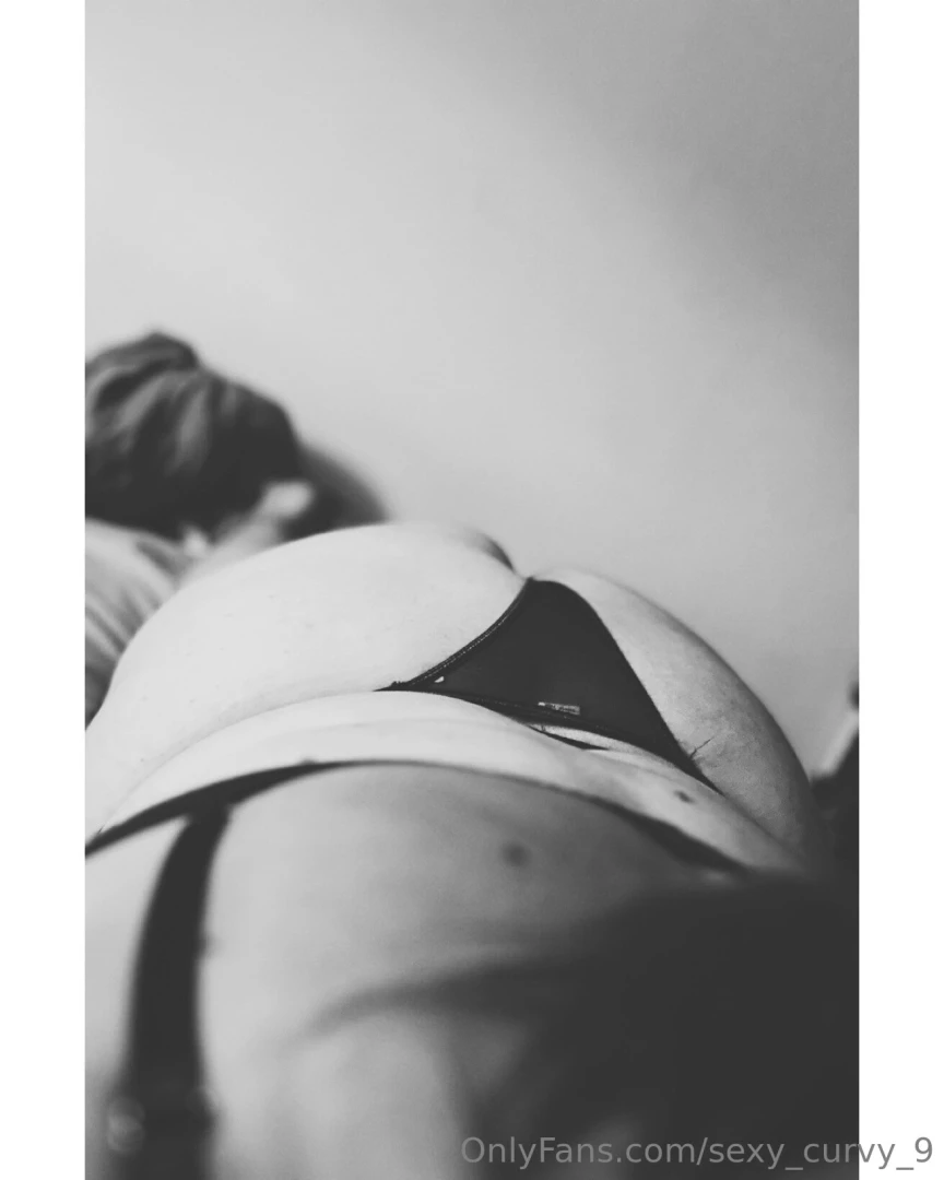 Mein hei er arsch im knappen tanga zeigt jede verdammte kurve und l 