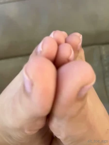 Just stopping by to wiggle my toes