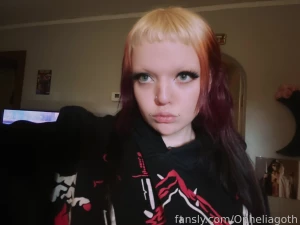 New hair i love it i was so scared i was gonna mess it up lol