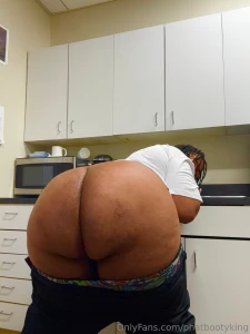 Come eat my butt in this break room putyourfaceinit
