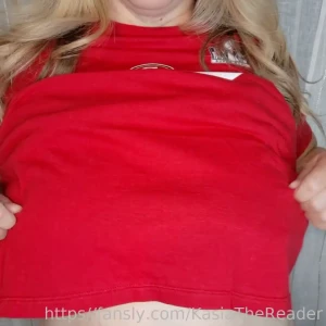 Football makes me horny someone come talk to me about your dick