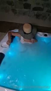 Oups my white shirt is wet now