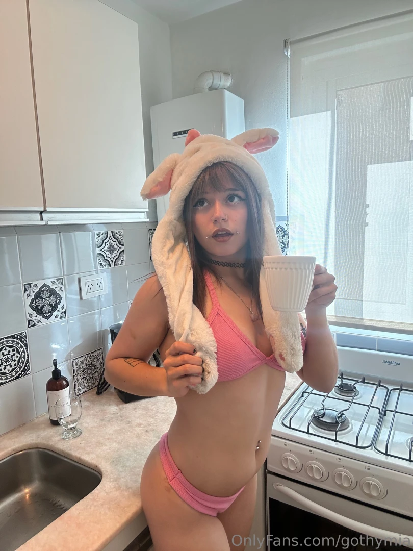 Sipping my coffee feeling warm and looking even hotter but something s part 3 