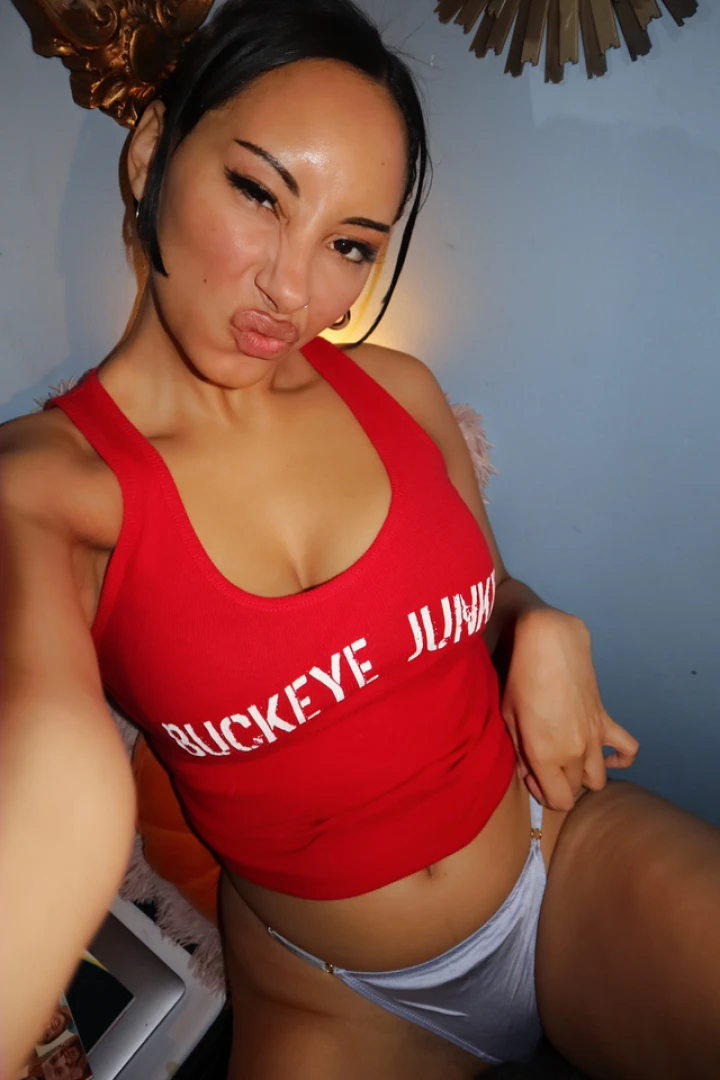 Live soon 3pm 6pm est play with me nice 