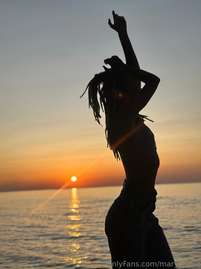 Even at sunrise even in jeans i can feel your desire through the part 3 
