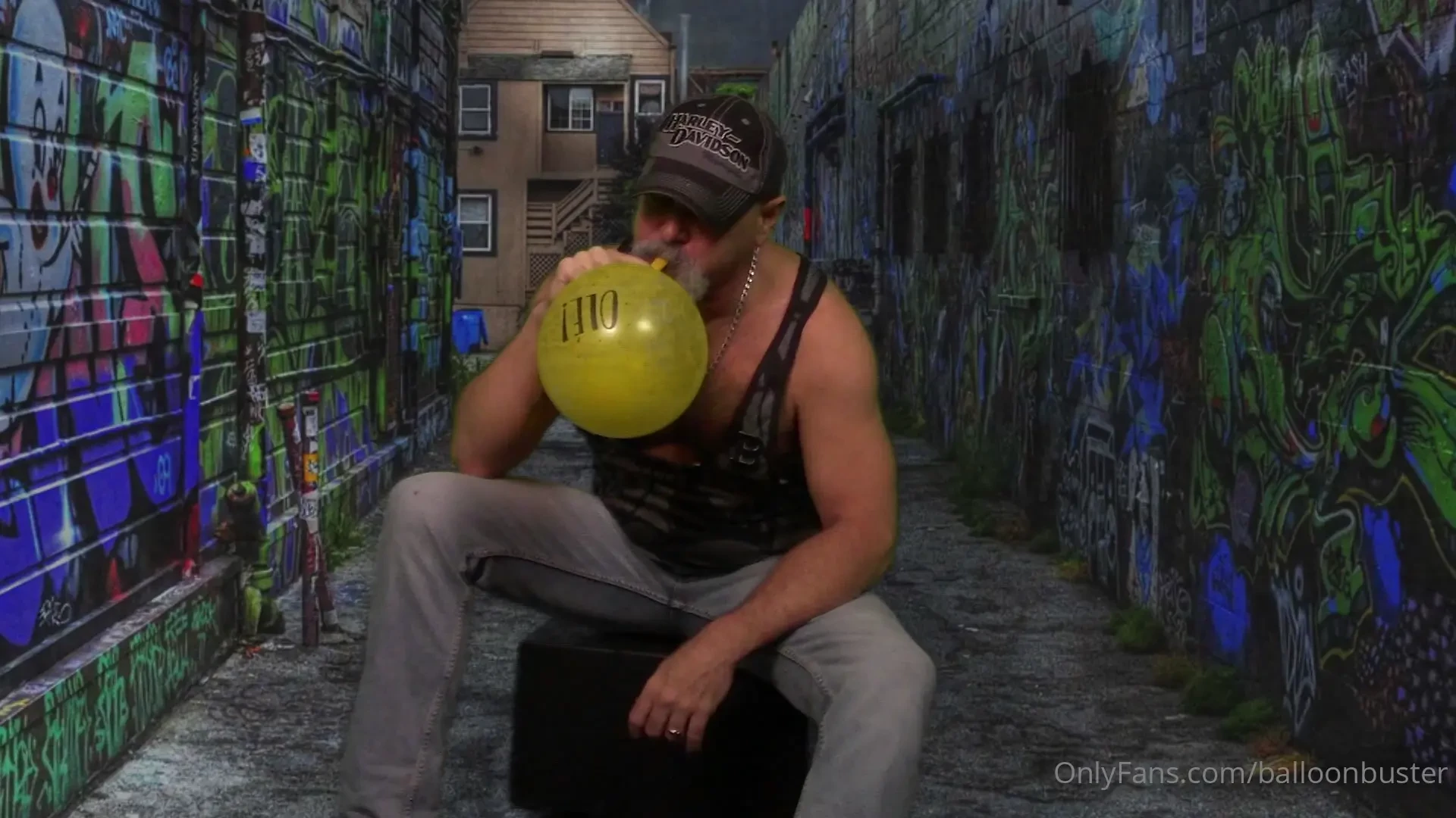 Sit popping in the alley for the hell of it ole 