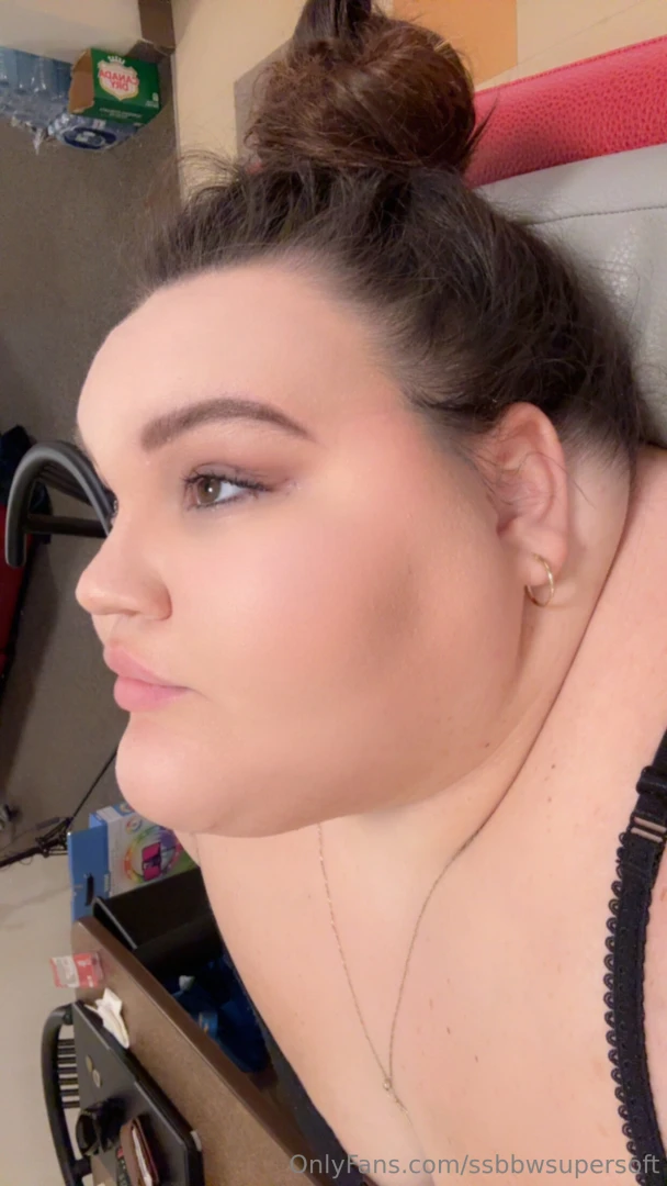 It really is amazing how fat my face and neck are these days 