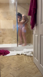 Just caught her preparing that pussy for me in the shower