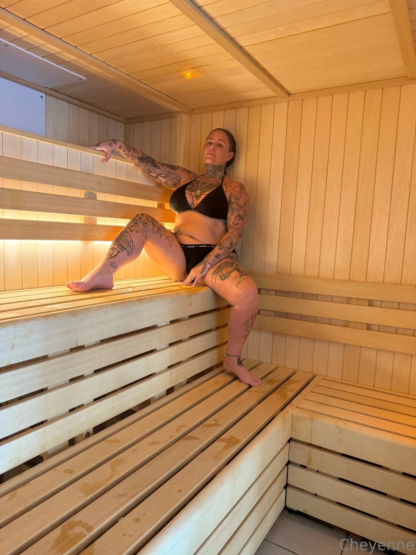 Feeling naughty in the sauna 