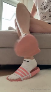 Na halloooooo dadrauf hast du doch schon wieder gewartet du liebst es